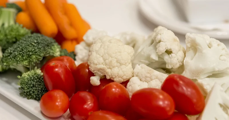Comment équilibrer l'apéro pour ne pas plomber le repas